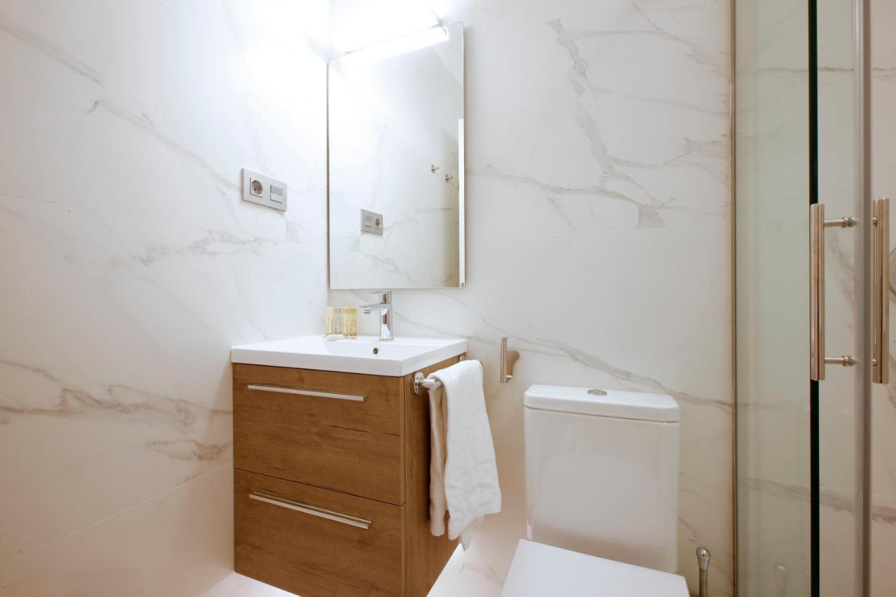 Tirso Suite Madrid Eksteriør bilde